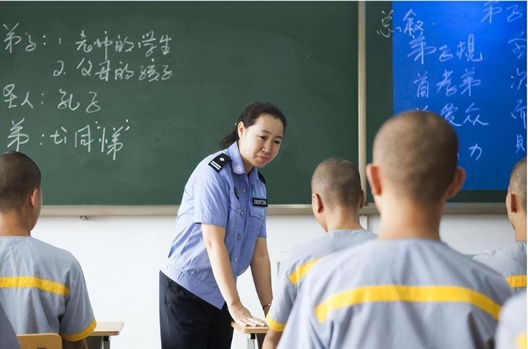 女子监狱中的男管教，性别多元化背景下的特殊角色探索