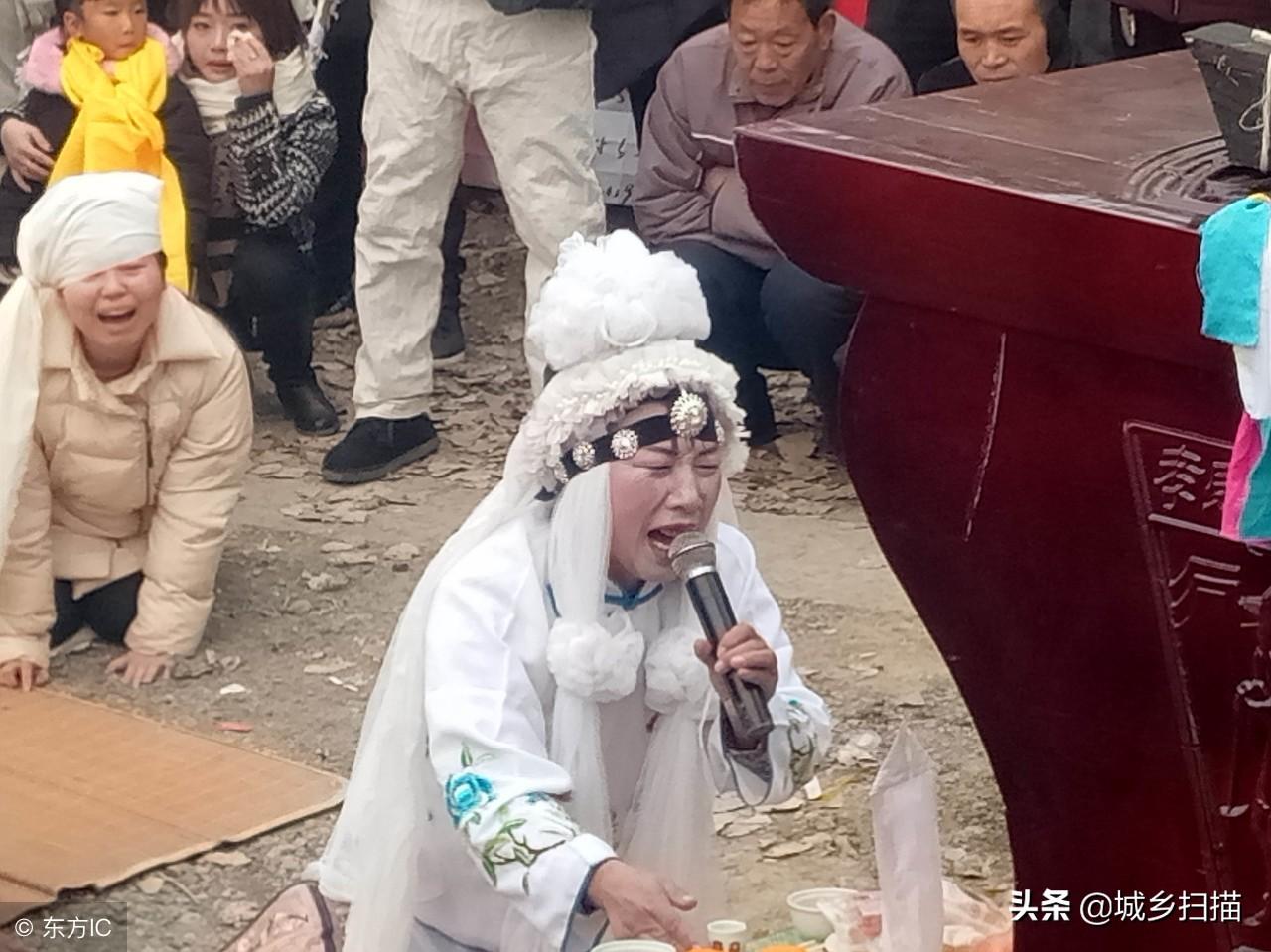 河南哭灵感人视频，情感的力量与社会共鸣触动人心