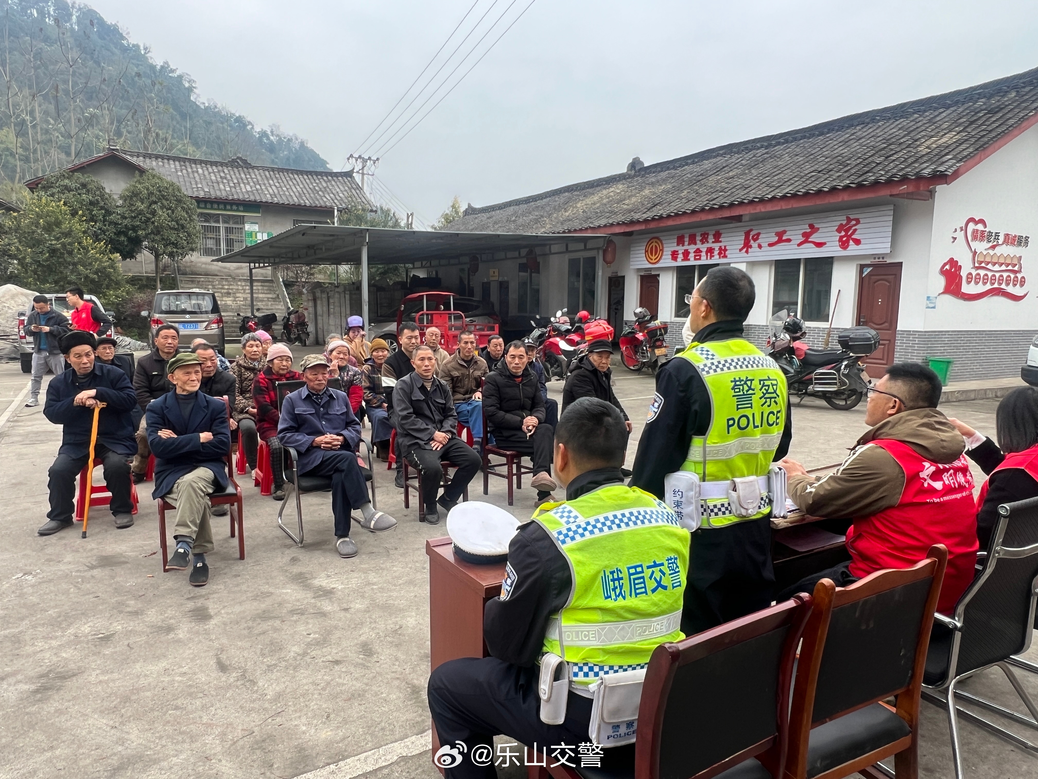 杏垭村乡村道路升级，交通出行更加便捷